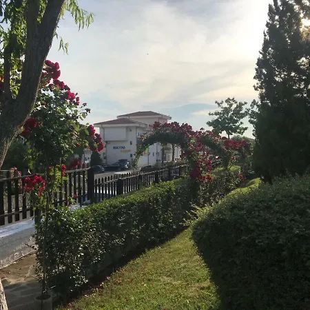 Kambani Nadezhda Свети Влас